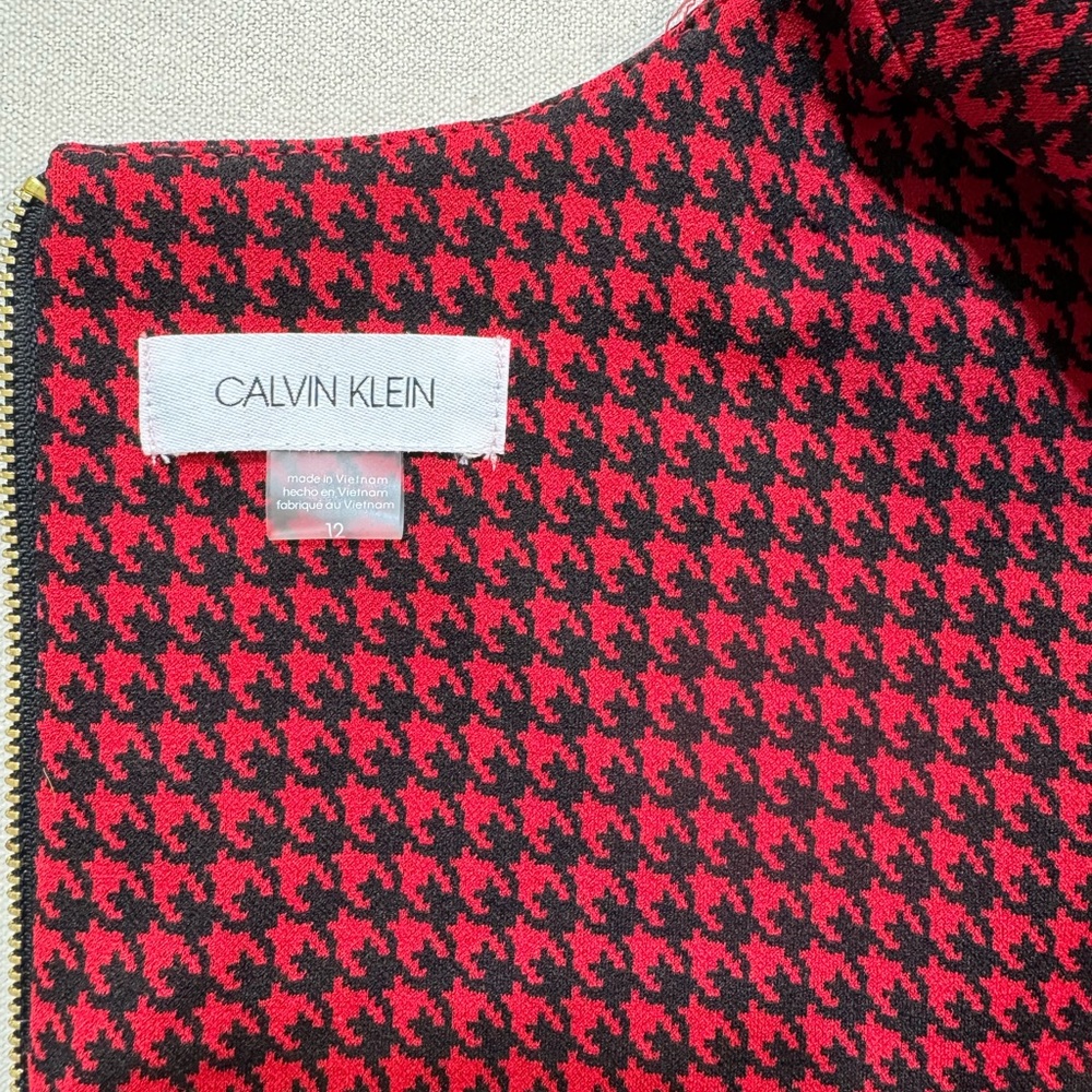 Calvin Klein - Picture 9 of 10